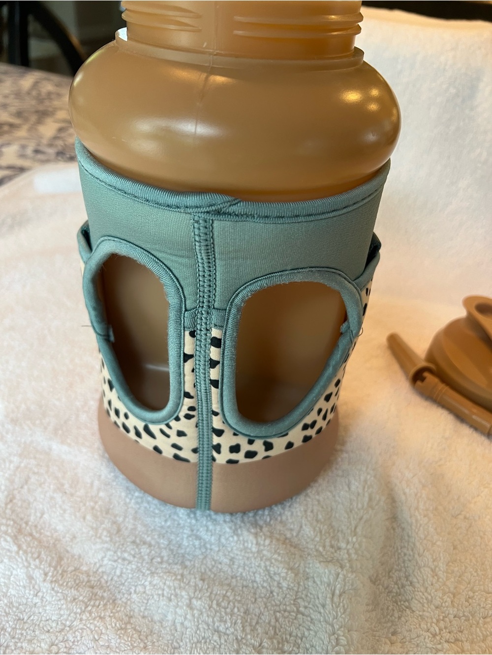 HydroJug 1/2 Gal Bottle w/ Teal & Dalmatian Spot Neoprene Sleeve with Tan Base - Picture 3 of 14